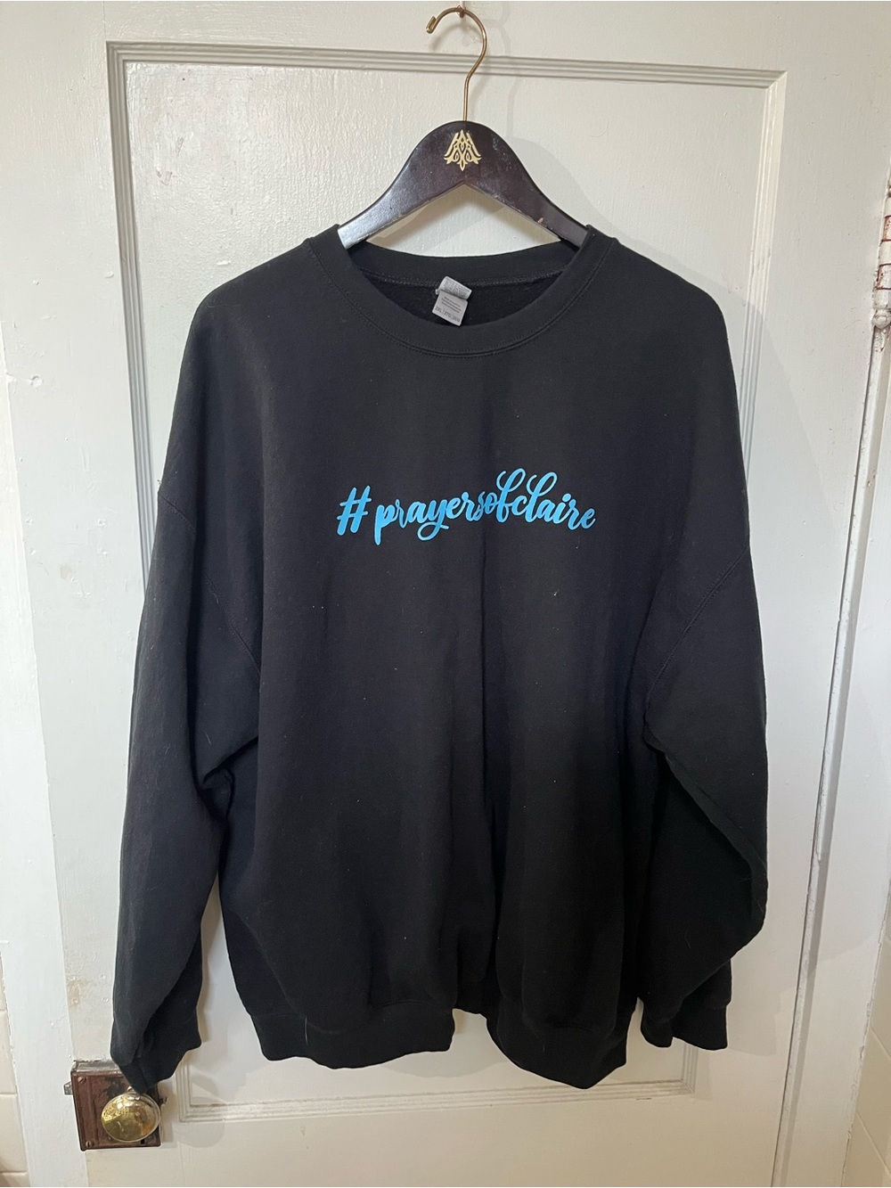 Gildan #PrayersOfClaire Black Graphic Crewneck Sweatshirt Unisex XXL EUC